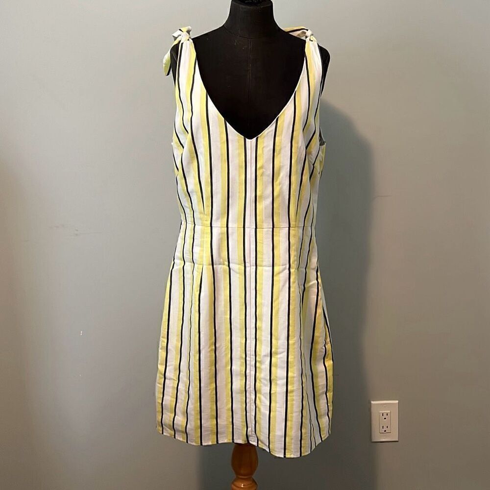 NWT Cupcakes and Cashmere Women's Yellow Marguerite Stripes Sheath Dress Size 10